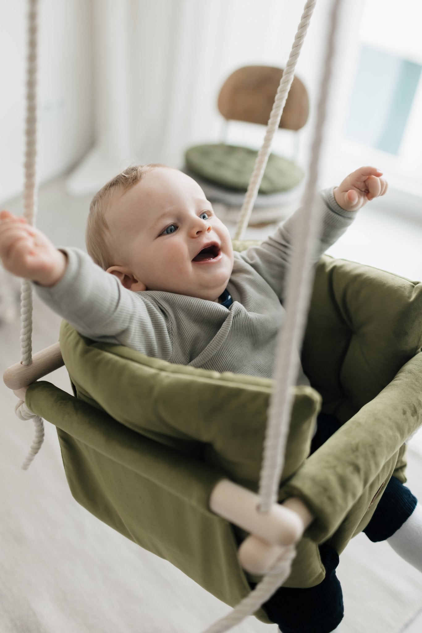 Premium Olive Green Schaukel - Handgefertigte Schaukel